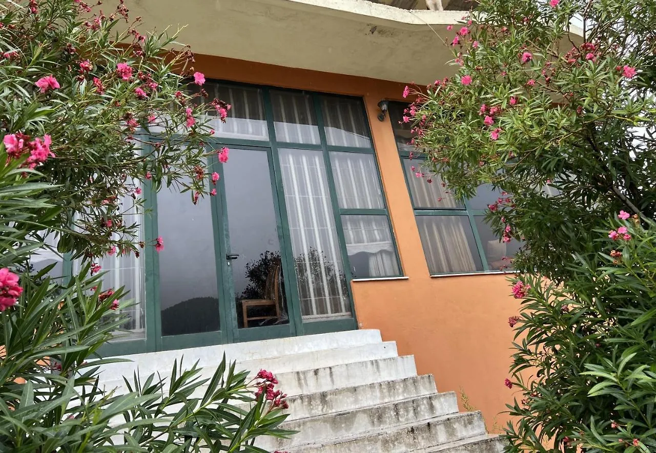 Montagna Hostel, Motel And Campsite Librazhd